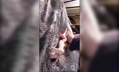 兄妹乱伦，哥哥把亲妹妹破处，暴力强奸