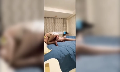 【蔓蔓苏】「今天你就是我的排精助手」圣诞之夜单男约母狗共渡春宵