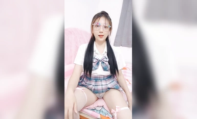 Vào tháng 7 năm 2024, những người mới sẽ ra biển ~ [Xiaotian Licking] Một nữ sinh đeo kính! Bộ ngực siêu đẹp! Tôi thực sự muốn liếm cô ấy, cô gái đeo kính chỉ thích xem nó (1)