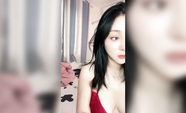 Dewi penyiaran hijau peringkat bintang teratas [Coco] secantik Fan Bingbing, dia juga seorang peminat roti kukus berpayudara besar, dan seorang kakak diraja yang menawan.