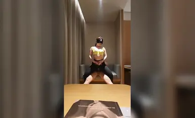 Ang pinakabagong Hulyo na walang tubig na unang benepisyo! Twitter: Post-80s 190-pound heavy-duty S [Qinghuo] sex training record, oral sex with ice, face wash with holy water, cock ring, at ice stuffed in pussy 2