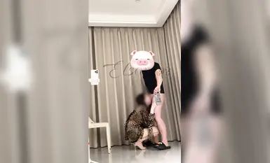 The goddess of the poor, the bitch of the rich, the super good-looking stewardess [Lin Wanwan] on Twitter, the SVIP threshold is 1888 benefits, the deep-throated poisonous dragon is trained to have her cunt stepped on, the bitch’s attributes are full (9)