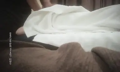 真實良家偷拍，【推油少年】，神似萬縣李佩霞，露臉，享受異性按摩，出水就被操了！刺激精采！