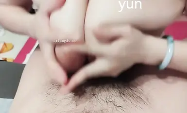 騷貨樓鳳白嫩巨乳雲親吻啪啪紫薇口交乳交