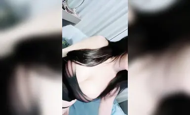 The top green broadcasting goddess [Xiao Yu'er] is so beautiful that her looks instantly surpass those of celebrities. She is so sexy and seductive. She has a perfect body, big and soft breasts, and a beautiful pussy. She is a rare perfect stunner (1)