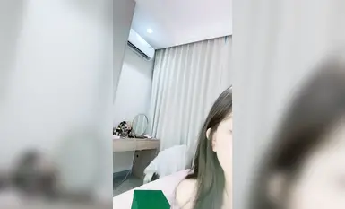 Nữ thần truyền hình xanh hàng đầu [Xiao Yuer] xinh đẹp đến nỗi ngoại hình của cô ấy ngay lập tức vượt qua những người nổi tiếng. Cô ấy rất gợi cảm và quyến rũ. Cô ấy có thân hình hoàn hảo, bộ ngực to và mềm mại và một âm hộ xinh đẹp hiếm có. (3)