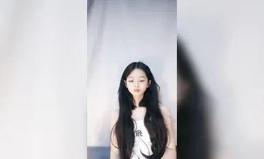 Ang 18-year-old school beauty [Xiaoyi's sobobo] ay sumasayaw nang mapang-akit at nagsasalsal, tumutulo ang puting likido (9)