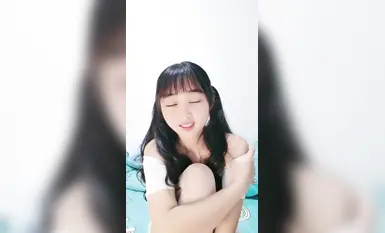 Cô gái sinh viên trẻ với mái tóc đuôi ngựa đôi [Donut] trải âm hộ và thủ dâm bào ngư màu hồng dịu dàng (10)