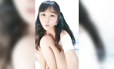 트윈 포니테일을 한 어린 학생 소녀 [도넛] 보지를 펼치고 분홍색 부드러운 전복을 자위합니다 (9)