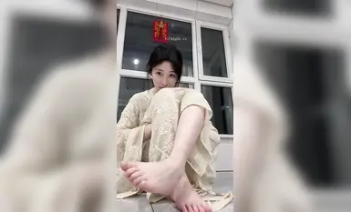极品泄密流出抖音12万粉丝网红在校美女大学生【张人o】自慰性爱不雅自拍视频(1)