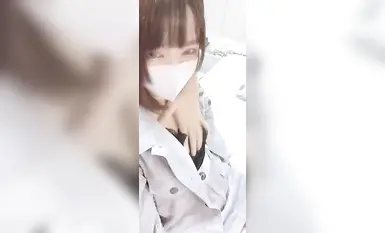 【エムオクン動画】スマホで撮影したハメ撮り動画大流出！優しそうなアイドル顔ＳＳ級シロウト美少女が彼氏の為に映る！続き後半で美乳丸見え腰振り！喘ぎ声◎