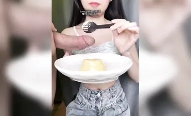 【截止8.16】重口警告！瞠目結舌！把堂妹調教成為吃精液和尿液母狗(5)