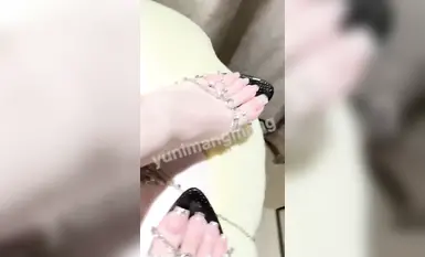 無情絲足榨汁姬女神『芋泥很忙』小哥哥又忍不住來泥泥腳下發騷了，腳趾夾著龜頭不斷挑逗摩擦你能堅持多久～2 (1)