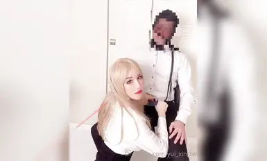 极品颜值美女，爱吃鸡巴，喜欢被玩弄小嫩逼