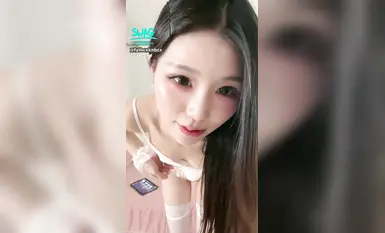 Bigo's top internet celebrity goddess [Little Doll Cat] goes into the sea and has sex without a condom and cums inside (13)