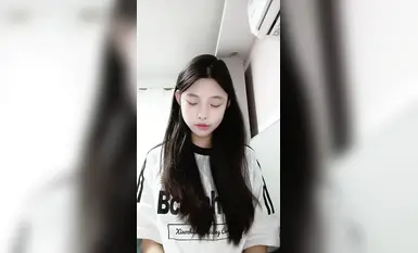 【小草莓真好吃】美乳大学生抠逼揉奶裸舞自慰(10)
