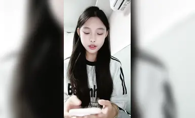 【小草莓真好吃】美乳大学生抠逼揉奶裸舞自慰(10)