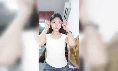 【小草莓真好吃】美乳大學生 摳逼揉奶裸舞自慰 (4)