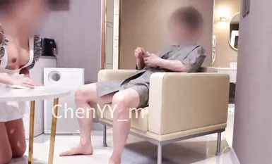 老公與小老闆的玩物『ChenYY_m』真覺得老公算是頂級綠帽了，把我捆起來等單男過來，看著我被兩個小哥哥玩噴 (1)