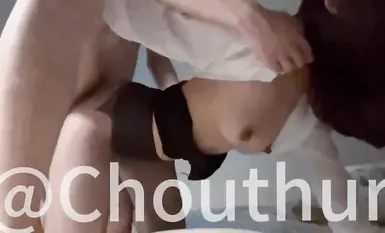 최고의 훅업 마스터 "엘렌 zz" "더울 땐 그냥 사람들이 나를 태워줬으면 좋겠어..." 큰 자지가 머리를 세게 밟고 나서 큰 자지가 단번에 끝까지 삽입된다.