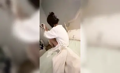专玩年轻嫩妹子，PUA约啪大神【江南第一深情】超多JK制服小姐姐被调教玩弄，无套进入妹子嘤嘤淫叫(12)