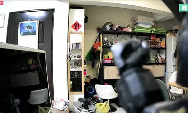 2024-04-30_Pemantauan rumah Taipei_[Pakaian dalam terdedah sedikit]_Bangun dan berpakaian_Punggung atas kakak terdedah