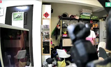 2024-05-02_台北家庭モニタリング_[下着_極小下着]_妹が起きて服を着る_妹がシャワーを浴びる準備をしている