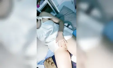 9-1 vừa mới ra lò! Lolita mới nhất trên biển [Tin tôi đi, tôi có thể gặp bạn] Em bé siêu dễ thương với làn da trắng nõn và âm hộ hấp hổ trắng hoàn hảo. Cô ấy nói rằng cô ấy là loại người chịu đựng được việc chết tiệt. Cô ấy trò chuyện và phun nước trong khi làm tình (3)