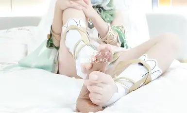 女神嫩妹足交【小琪琪文文】美腿玉足小可爱足交26部合集(3)
