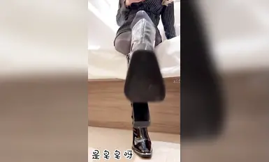 推特【是皂皂呀】498福利群视频自慰潮吹足交手交榨精(4)