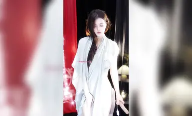 最新ニュース！万元カスタマイズされた史上最強の火力を持つNetEase CCトップの女神[メイ・チャオイ]、裸でお尻を振る、小道具のZiweiと白虎のマンコ、4K画質、セクシーで爆発的