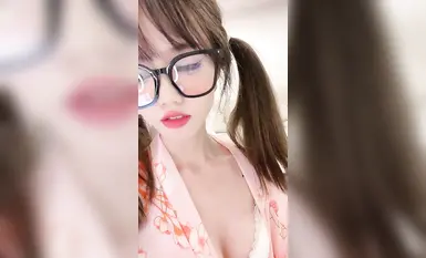 Lu Bo の完璧な体型 [Sister Qiao Qiao] は背が高く、真っ白でピンクの体をしています。彼女の膣は帯下で掘られており、非常に魅力的です (10)。