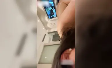 [Incest Mom] Ang aking ina ay nagbibihis ng mahinhin araw-araw upang makipagkita sa mga ligaw na lalaki Nang makita ko siyang nagbibihis ng medyas, hindi ko napigilan ang pagtagos sa kanya mula sa likuran.