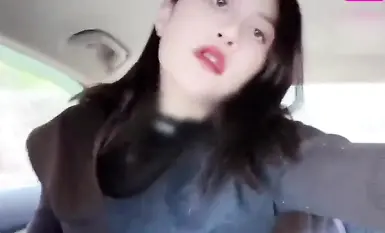 带着穿黑丝的漂亮小姨子到野外车震偷情无套内射，吃鸡吧的时候还风骚地看着我