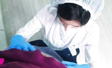 OF女神【webtolove】吐血推薦！長相非常符合國人審美的大漂亮美妞！一頭黑發 深邃大眼，高挑苗條身材 絲襪美腿，啪啪白漿多