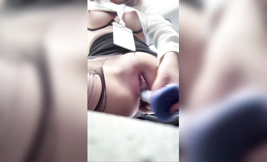 zaitun membuat dirinya basah semula