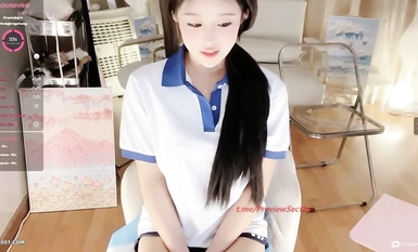 Stripchat反差邻家小妹范女主播「jennyjoice」模仿高中生被主人调教强奸演技爆棚
