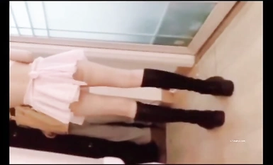 强烈推荐，不做万人追女神，却要做金主母狗，推特大美女【小苏苏】激情福利，揉奶二指禅紫薇特写镜头(5)
