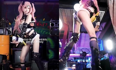 B站【Yiko濕潤兔 咬一口兔娘】最新『妮可三百窟』 Shake it 雙視角騷舞 SM捆綁 很頂