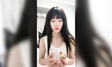[สาวข้างบ้าน] โป๊โลลิต้ามีเพศสัมพันธ์โดยไม่มีถุงยาง น้ำแตก ชักว่าว ใช้เท้า (1)
