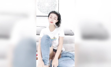 【糖宝】女神御姐丝袜美腿黄瓜茄子抽插自慰(2)