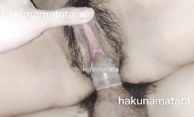 最新10月無水印福利，推特極品綠帽騷妻【hakunamatata】淫亂私拍，約啪單男3P雙洞齊開，刷鍋狠人 (2)