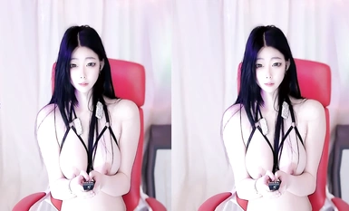 CC【66睡不醒】巨乳主播自慰裸舞 天然大咪咪，毛也少~掰開自慰裸舞 (1)