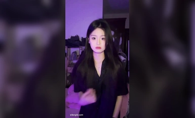 极品高颜值校花被男友各种玩弄自拍泄密，曝光大量生活照私密视频