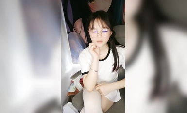 สาวแว่นสีชมพูล้วน@โชว์สวัสดิการสาวลักยิ้ม (14)