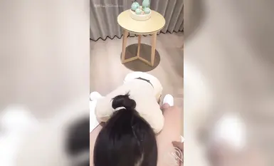 海角社区淫乱大神【奶子即正义】国庆假期酒店约操兄弟老婆,高颜值巨乳肥臀反差御姐,无套内射,网袜真是绝了!