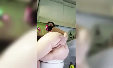 Pembawa utama Korea [Zhiren] mempunyai wajah yang halus, badan yang anggun, dan kulit yang licin Zhiren muncul dalam VVIP, menyentuh mukanya, memancarkan pukinya, menidurinya dengan jari, dan juga menidurinya (3)