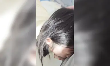 2024年【重磅核弹】20岁女大学生【奶妮】VIP福利，邻家小妹被大叔干，娇嫩苗条，呻吟声好动听还听话(1)