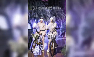【深夜企劃】極品模特【理萬姬】-雨夜小黃車真空騎行 雪白嬌軀美臀翹乳嫩穴一覽無余