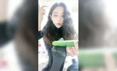 高顏值絲足御姐@豆滿月 辱罵榨精作合集 (3)